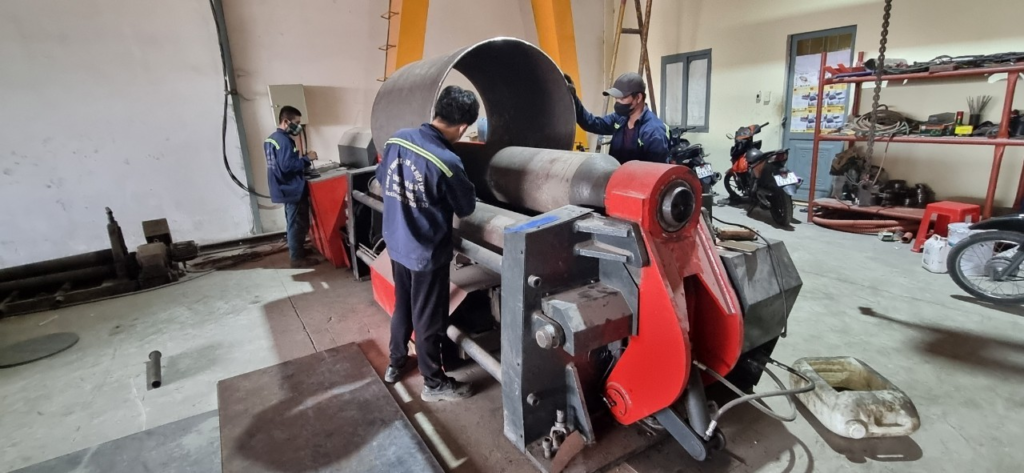Gia công chặt, chấn, cắt lazer